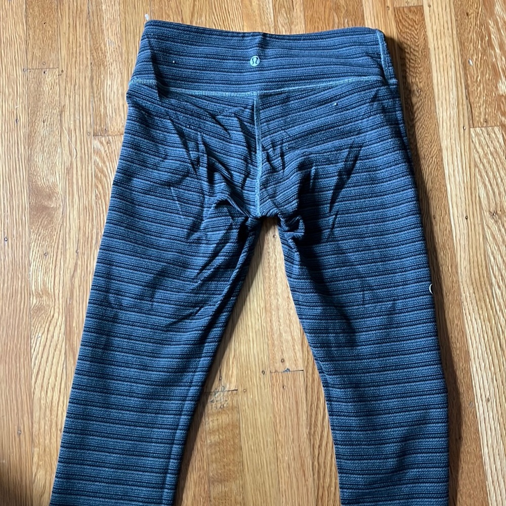 Black and grey stripe lululemon cropped wunder under leggings